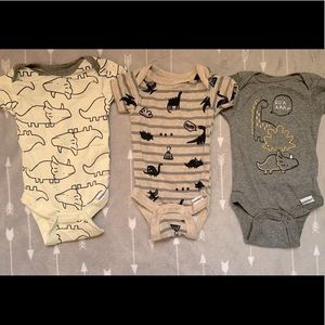 Carters Dinosaur set